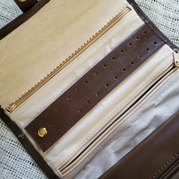 New Tuscan Designs Brown/Tan Croco Print Leather Jewelry or Pencil Roll. D-074 - Picture 6 of 12